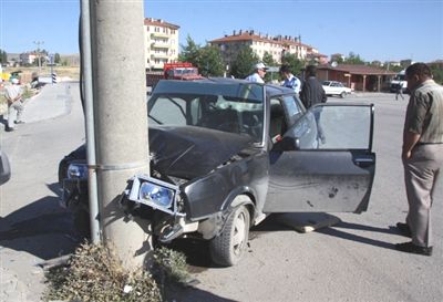 Cumhuriyet Mahallesinde Kaza: 2 Yaralı