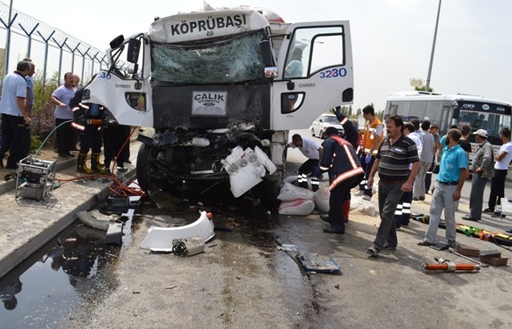 Ankara Çubuk Yolunda Kaza: 16 Yaralı