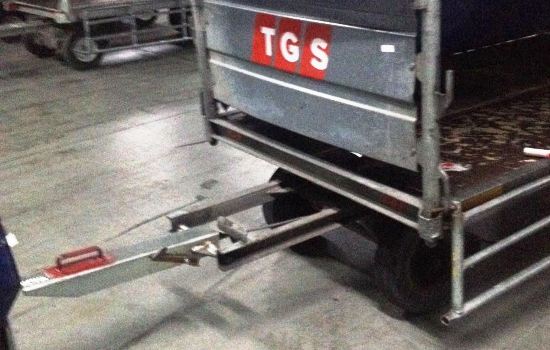 Bagaj Taşıma Traktörü İşçiyi Yaraladı
