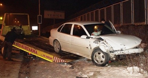 Yenice Kavşağındaki Kazada 7 Kişi Yaralandı