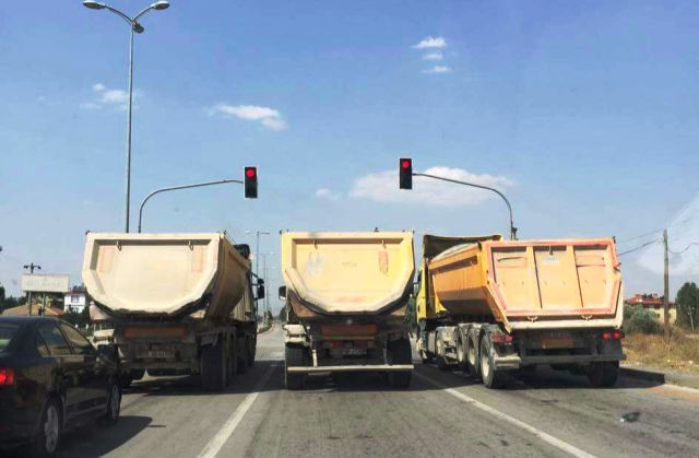 Hafriyat TIR’larına Vatandaştan Tepki Var