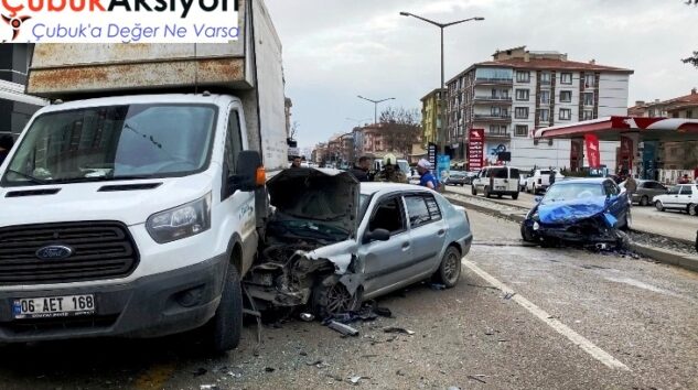 Ankara bulvarındaki kaza da 5 kişi yaralandı