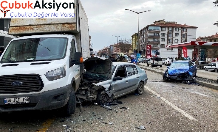 Ankara bulvarındaki kaza da 5 kişi yaralandı