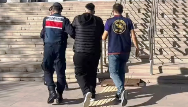 Yaşından fazla suç işleyen zanlı yakalandı